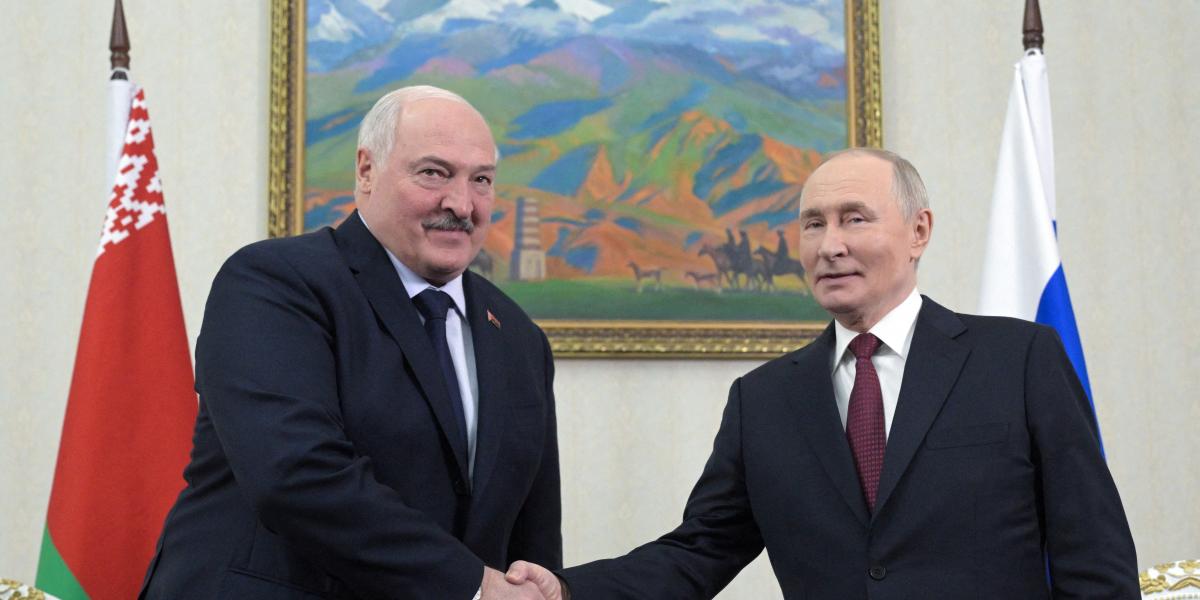 Vlagyimir Putyin orosz és Alekszandr Lukasenko belarusz elnök