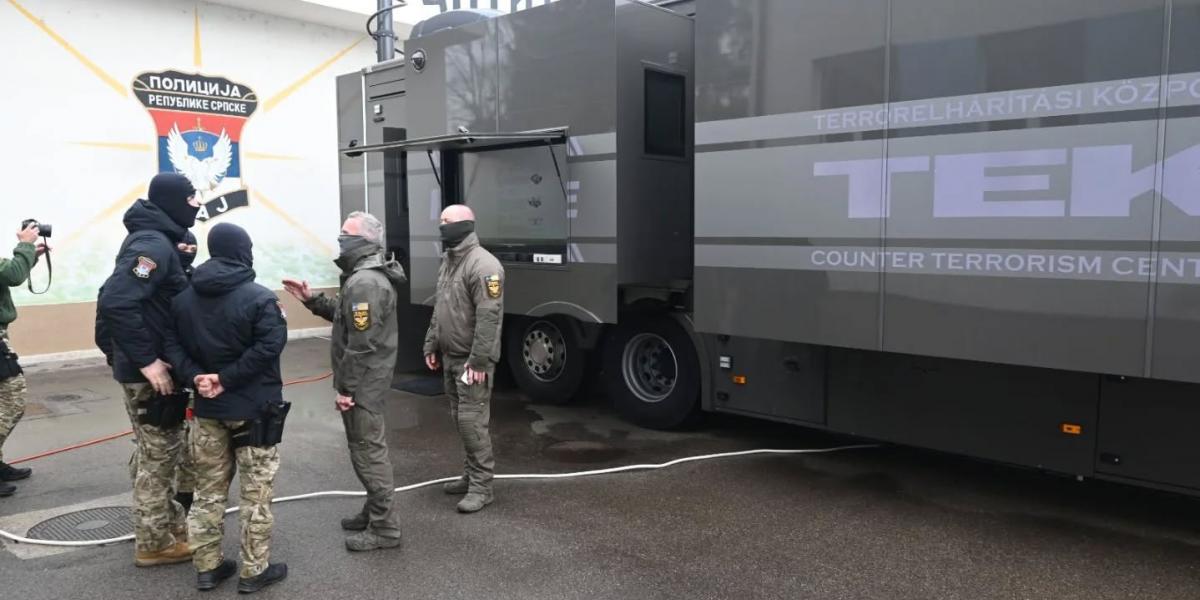 A TEK mobil központja Banja Lukában – külföldi „akciózásra” jogosították fel a szervezetet