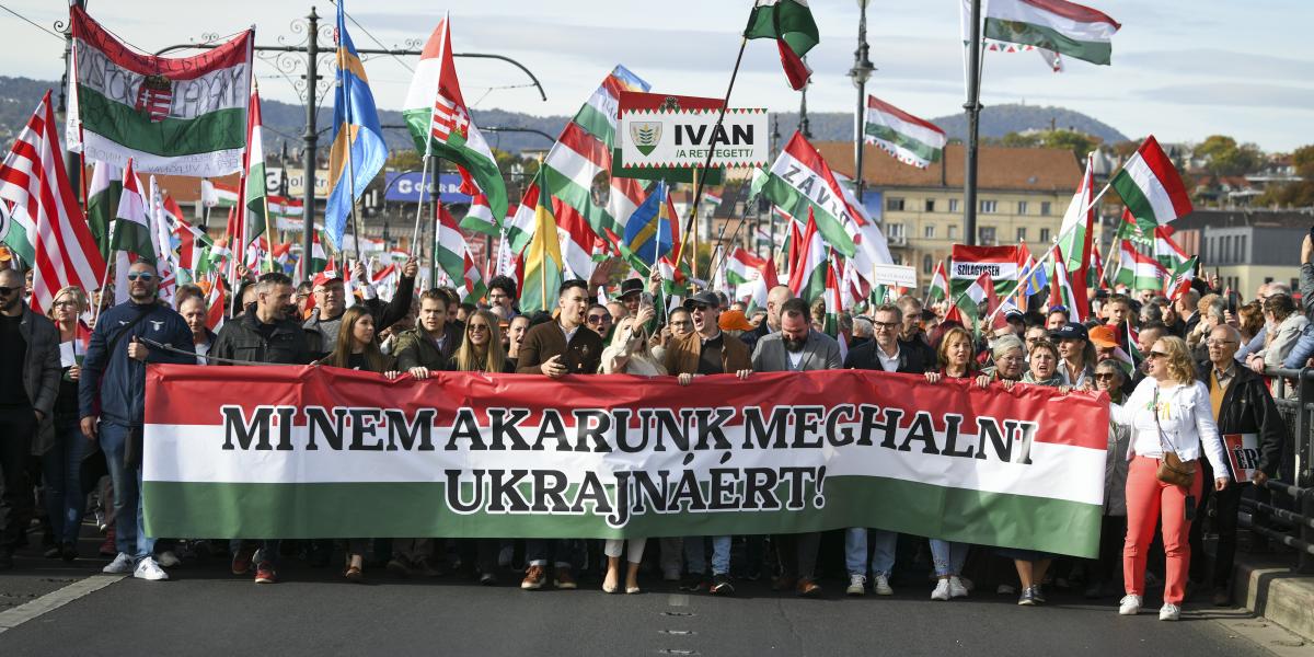 A Fidesz békemenetén – a mi Cipollánk azt sejteti, hogy Ukrajna és Európa támadta meg Oroszországot