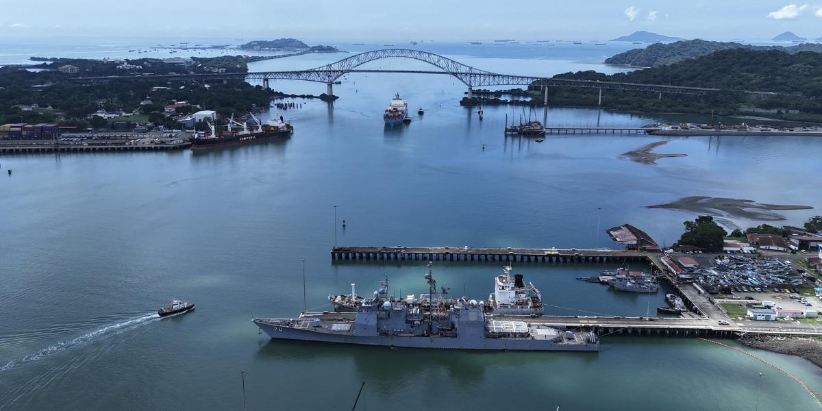 A Panama-csatorna stratégiai fontosságú az Egyesült Államok keleti partja és Ázsia között folytatott kereskedelemben