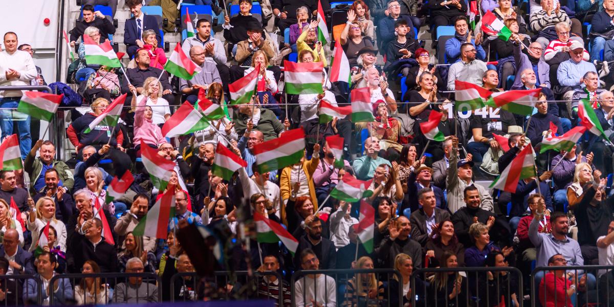 Fidesz. A Digitális Polgári Körök szegedi kampányeseménye. „Mindent” bevetettek, még Áder János ex-­köztársasági elnök is felszólalt