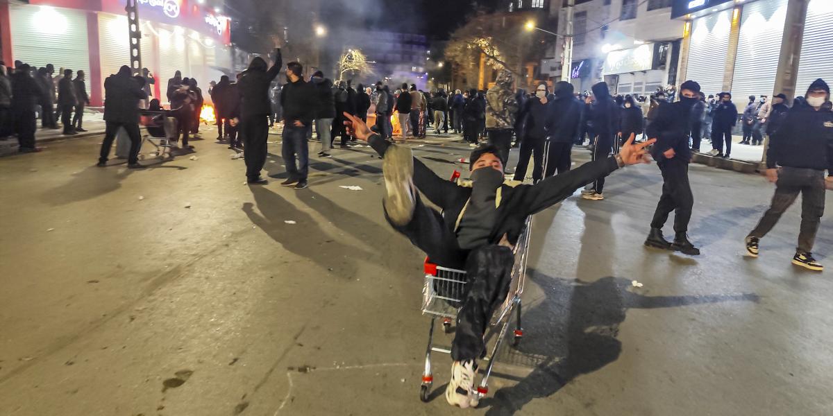 Tüntetés az iráni Kermánsáhban 2026. január 8-án.