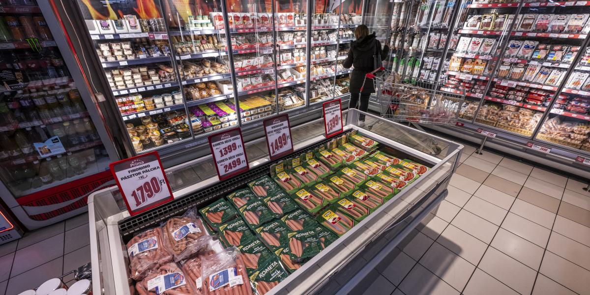 A fogyasztáson takarékoskodik a lakosság, idén sokan a karácsony előtti időszakban sem kezdtek extra sokat költeni