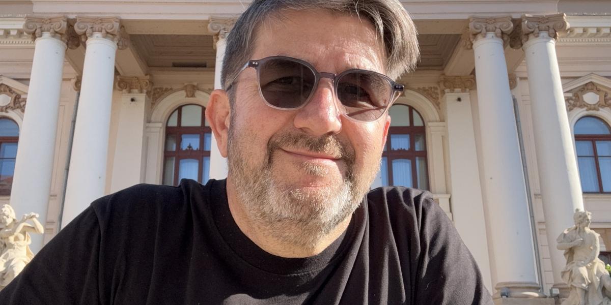 A kisebbségben lévő román progresszív értelmiségi körökben Orbán Viktort egy súlytalan bohócnak tartják, egy kis ország paprikajancsijának