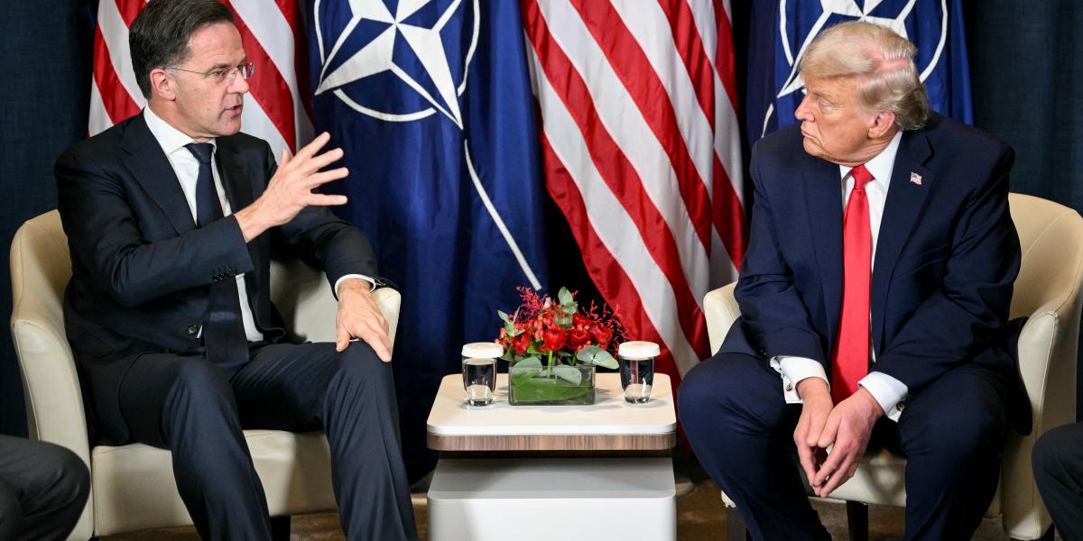 Mark Rutte NATO-főtitkár és Donald Trump amerikai elnök kétoldalú találkozója a davosi Világgazdasági Fórumon 2026. január 21-én. 
