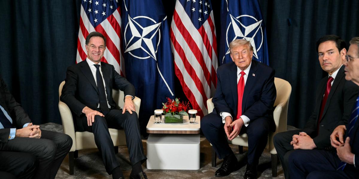 Mark Rutte NATO-főtitkár és Donald Trump amerikai elnök a davosi Világgazdasági Fórumon 2026. január 21-én