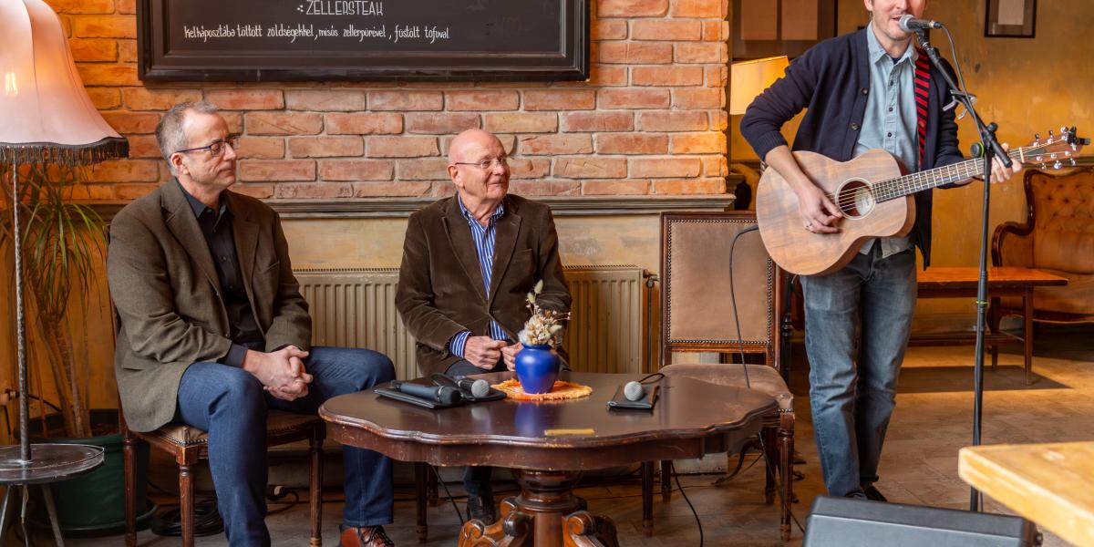 Bereményi Géza három Budapest-dalszöveget írt Cseh Tamásnak, a negyediket Járai Márk kapta