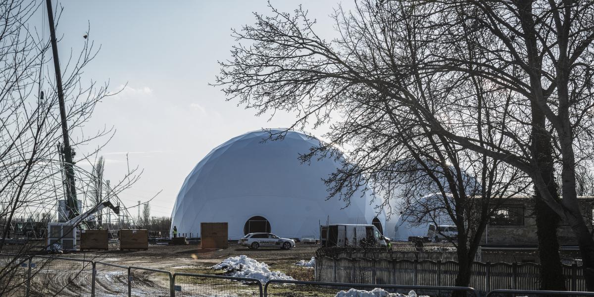 A kisebb igluk a park területén kissé túlterjeszkedve belelógnak a rákosrendezői területbe, ami viszont már a fővárosé
