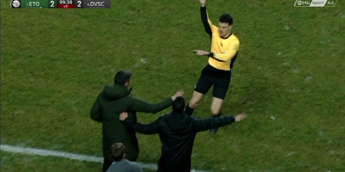 Nem bírt magával a két szakvezető, az öltözőbe küldték őket