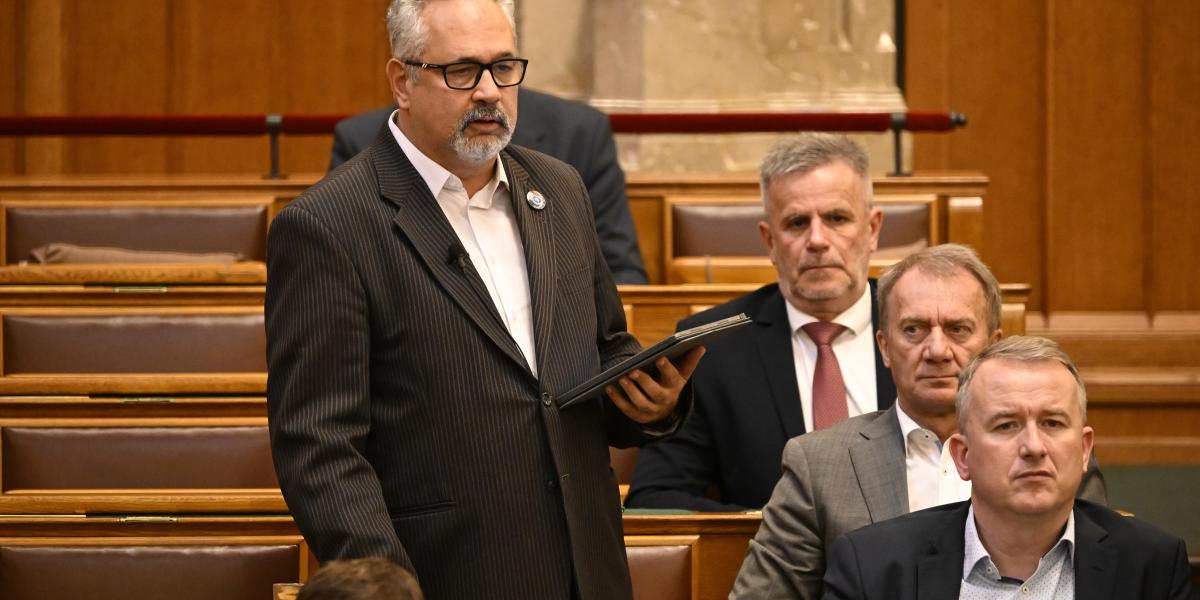 Arató Gergely az Országgyűlés plenáris ülésén október 6-án 