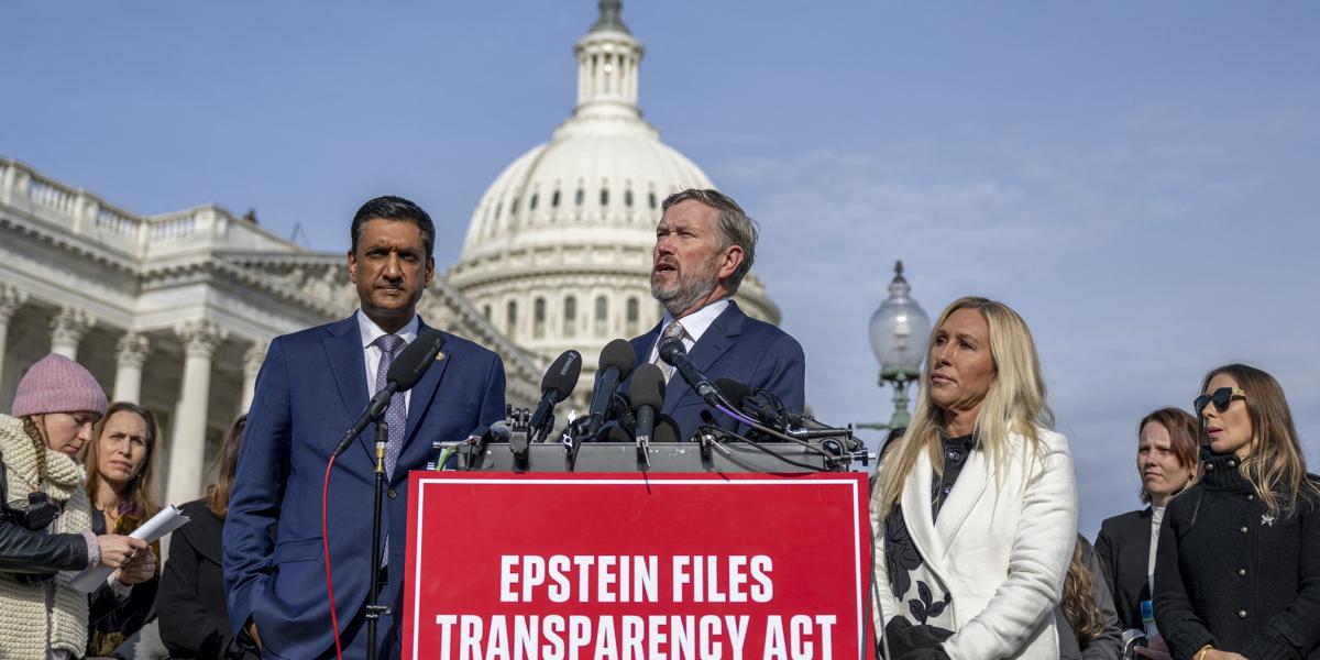 Ro Khanna demokrata és Thomas Massie republikánus képviselő kijelentették, hogy ragaszkodnak az iratok szerkesztetlen változatának áttekintéséhez