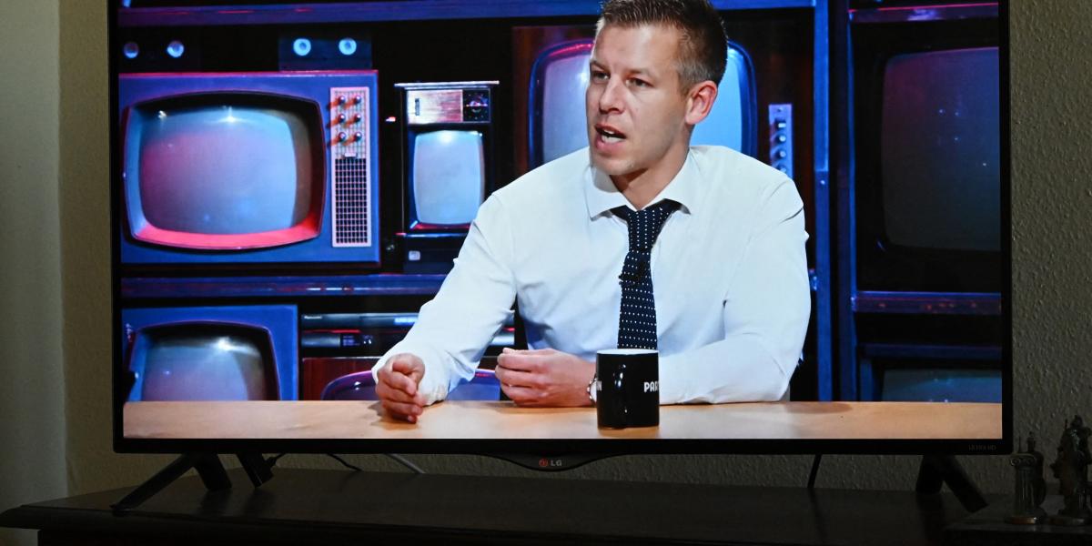 Magyar Péter a Partizán-interjú közben 2024. február 11-én 