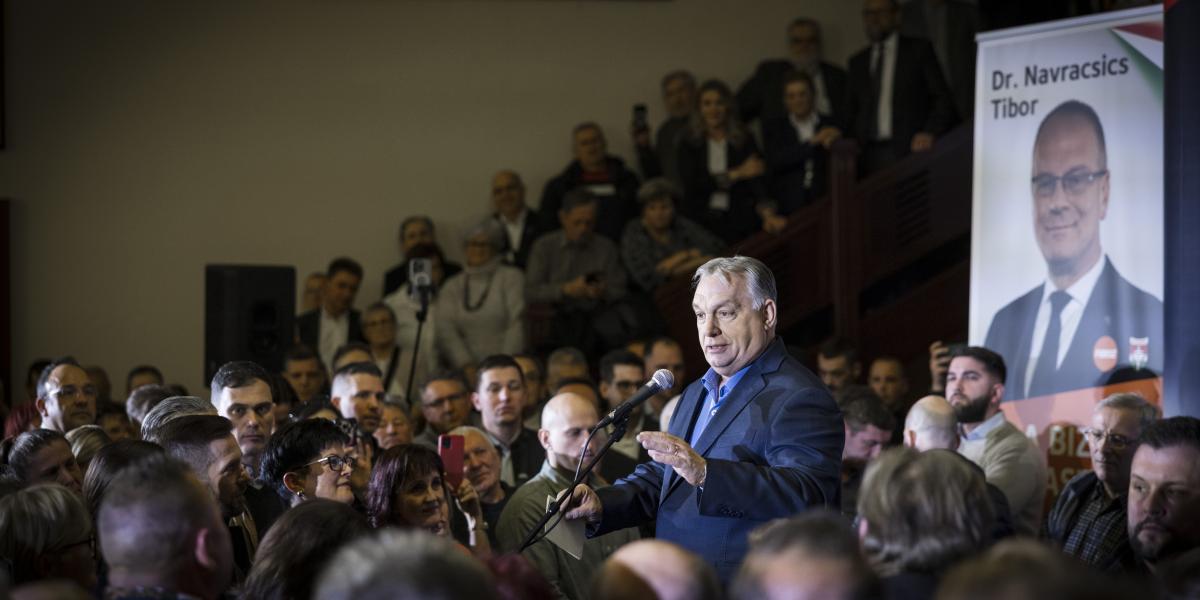 Orbán Viktor miniszterelnök beszédet mond országjárásának sümegi állomásán 2026. február 17-én