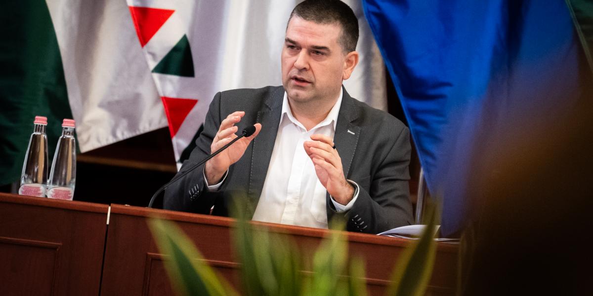 Kiss Ambrus szerint „április 13-án be kell köszönnie a valóságnak”