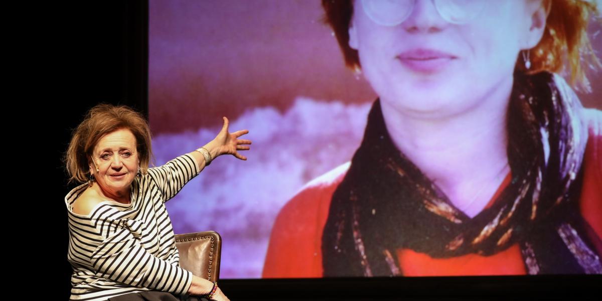 „Ha visszagondolok az eddigi életemre, szerepek jutnak eszembe. Velem minden fontos dolog a színházban történt”