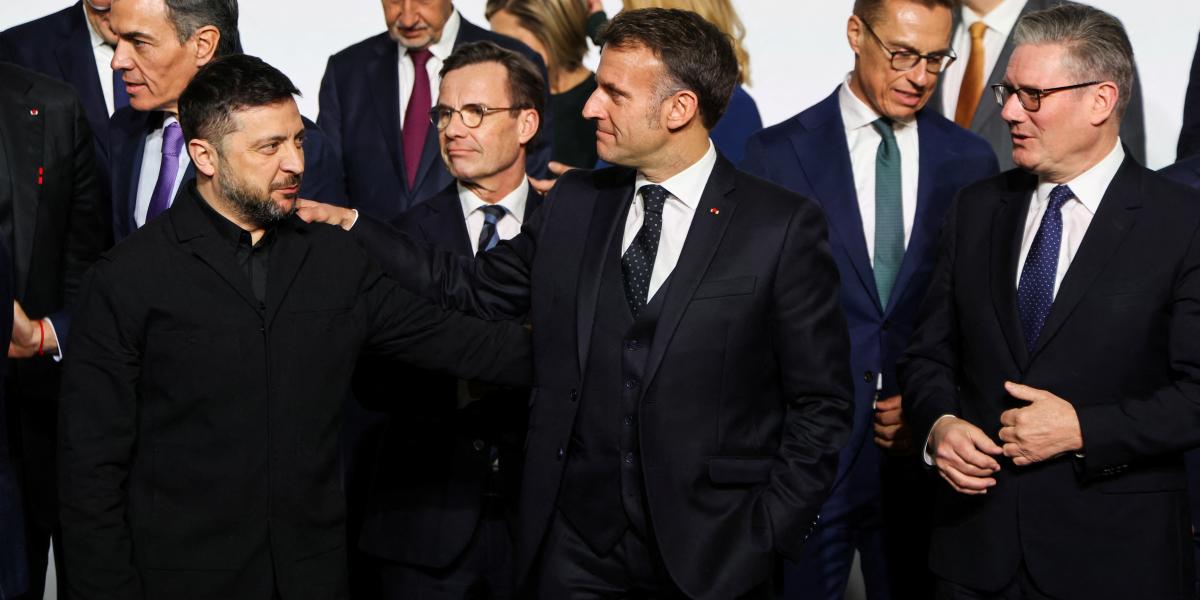 Európai politikusok
a „tettre
készek koalíciójának”
január
6-i, párizsi
tanácskozásán
– Magyarország
távolmaradásával
tüntetett