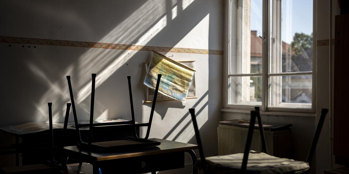 A bezárt szegedi iskolában csak fejlesztő foglalkozás lehetett, a „visszatérést” a kormányhivatal akadályozza