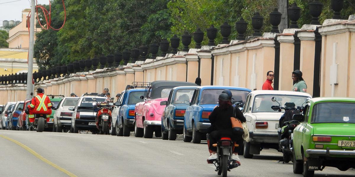 A szigetország kezd megbénulni a súlyos üzemanyaghiány miatt