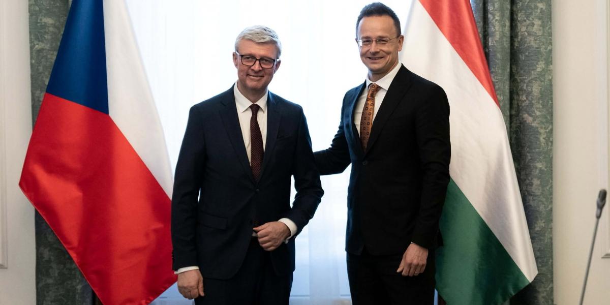 Szijjártó Péter külgazdasági és külügyminiszter és Karel Havlícek cseh első miniszterelnök-helyettes, ipari és kereskedelmi miniszter találkozójukon Prágában 2026. január 19-én.
