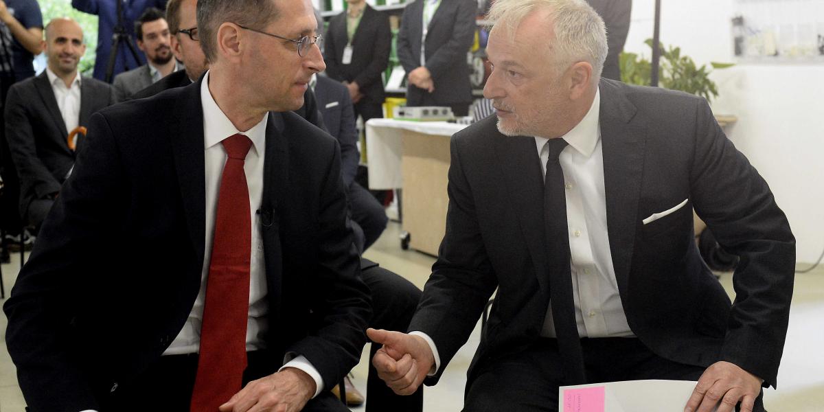 Varga Mihály és Hernádi Zsolt - Korábbi felvétel 