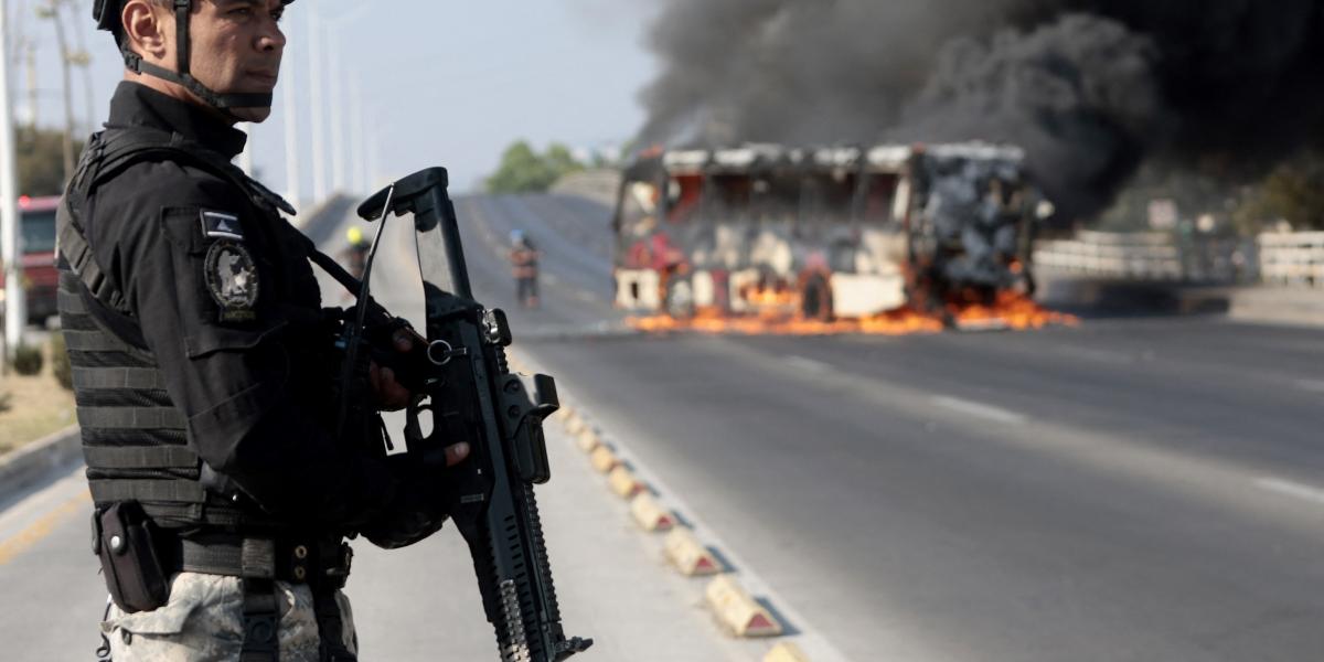 Egyre több a panasz a az erőszakot alkalmazó katonákra is. Az utakat egyre több helyen eltorlaszolják