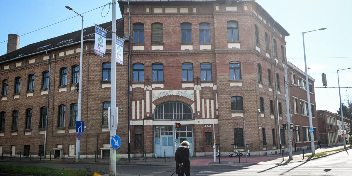 Az újpesti erőműnél tegnap délután még békebeli hangulat volt