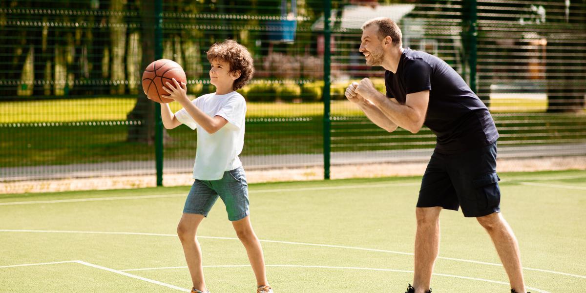 Nem kell a gyerekre máris a fehér LeBron Jamesként tekinteni, hiszen egy apa akkor is büszke a gyerekére, ha épp esélyük sem volt nyerni a kosárlabdameccsen