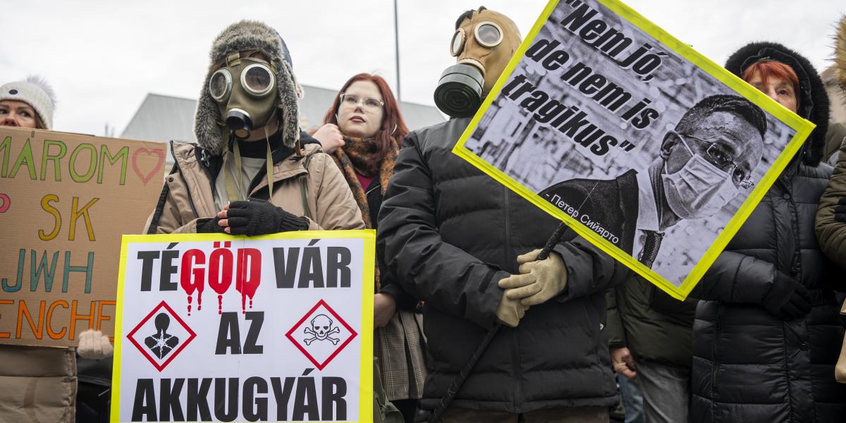 Tüntetés a Külgazdasági és Külügyminisztérium előtt február 15-én 