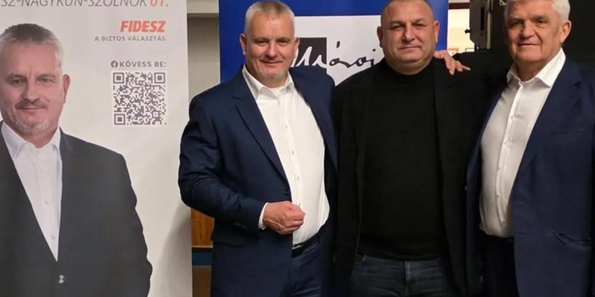Berkó Attila szolnoki fideszes jelölt, Berki Ferenc, a Magyar Polgári Erő Maros megyei elnöke és Szalay Ferenc, a Fidesz korábbi szolnoki választókerületi elnöke 
