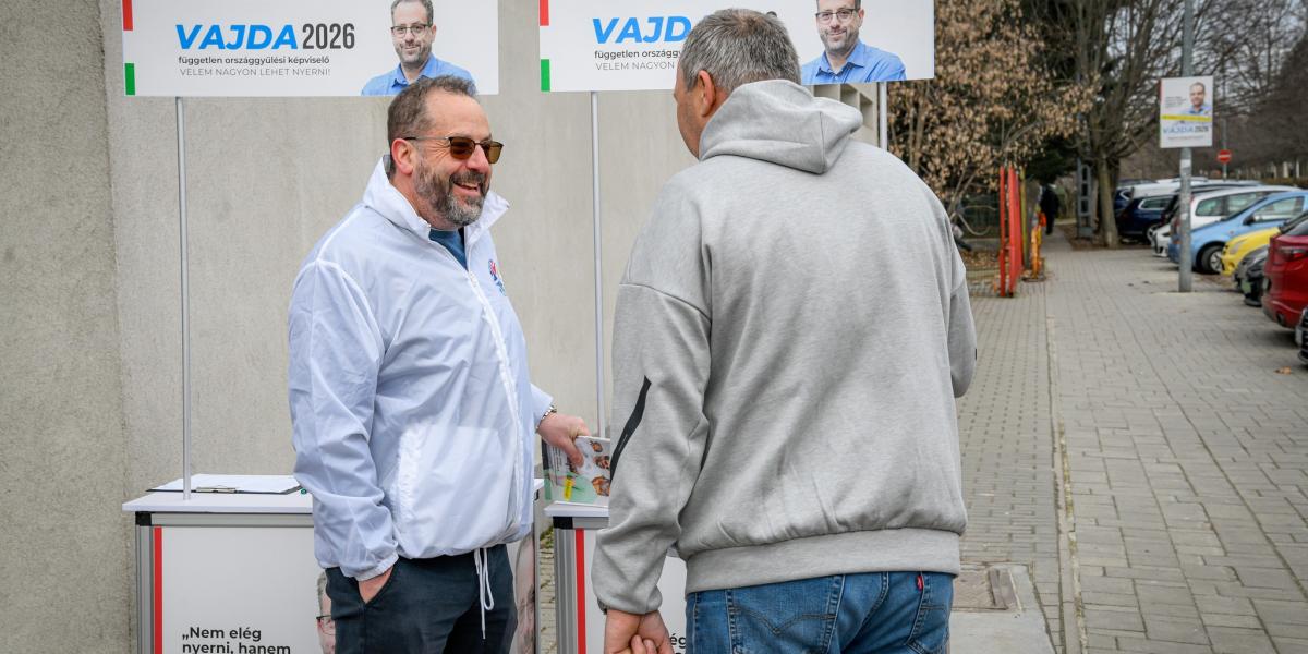 Vajda Zoltán aláírásgyűjtő pultja  február 21-én Budapesten 