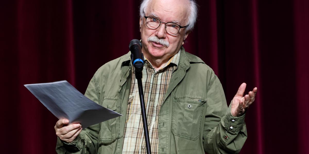 Farkasházy szerint a kabarét ki kell hozni a mindent leuraló stand-up árnyékából