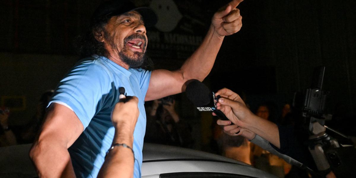 Fernando Orozco volt venezuelai parlamenti képviselő, miután szabadon engedték egy caracasi börtönből 