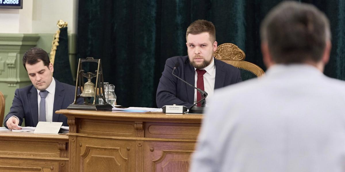 Pintér Bence polgármester a győri közgyűlés egy korábbi ülésén 
