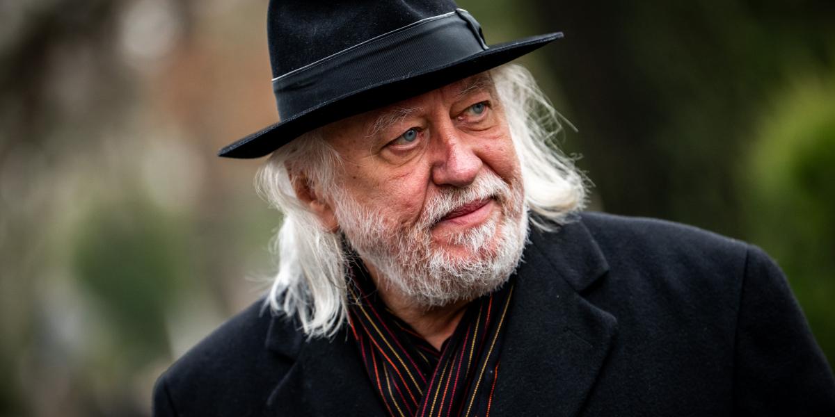 A Nobel-díjas író szerint még azok is, akik nagyon intelligensnek tűnnek, az ideológia foglyai