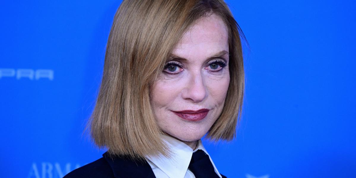 Az Isabelle Huppert főszereplésével készült film a pénzről és az irányítás elvesztésétől való félelemről szól