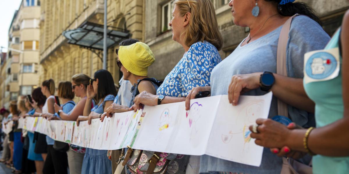 A béremelésért tüntettek tavaly júniusban a Belügyminisztériumnál