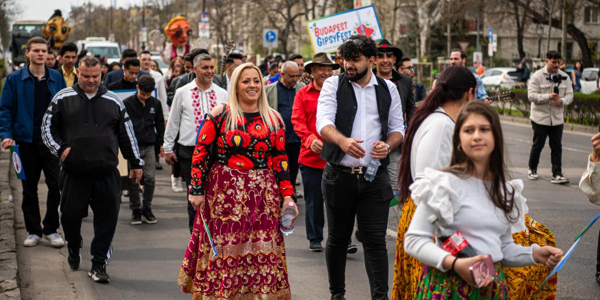  Saját, teljes jogú képviselőt akarnak. Romafesztivál az Andrássy úton