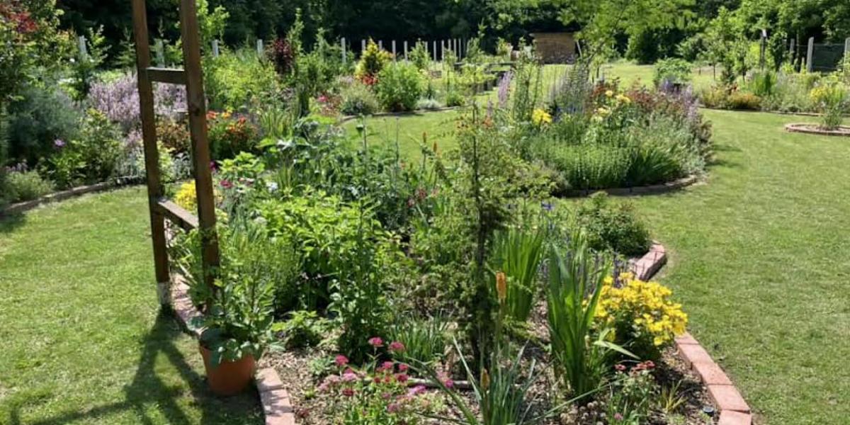 Menyhárt Anna kertje, a Harmatos Liget Mosonszentmiklóson