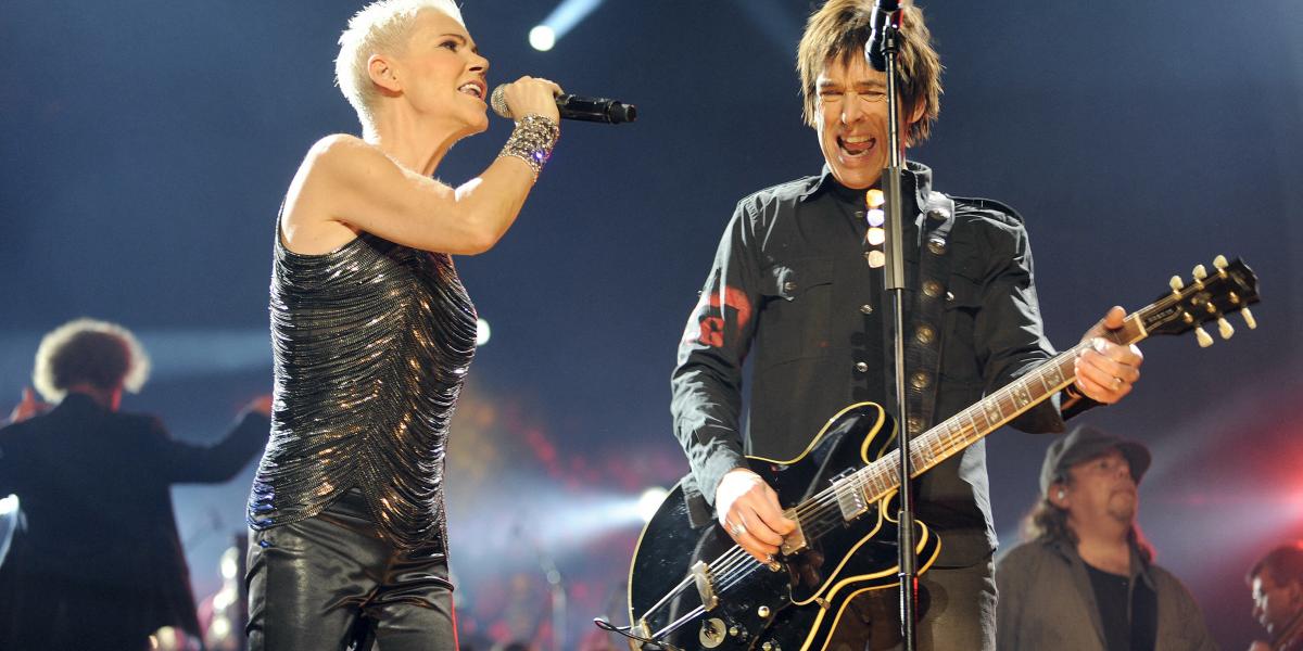 A Roxette Listen to your heartja úgy az egyik legismertebb magyar kampánydal, hogy eredetileg a párkapcsolati dilemmákról szóló szám volt egy svéd előadó angol nyelvű előadásában