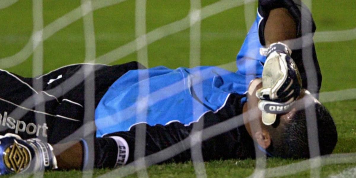 Szegény Nicky Salapu, az amerikai szamoai csapat kapusa ezerszer megbánta, hogy a húszas keretből egyedül neki nem adódott beutazási gondja Ausztráliába 