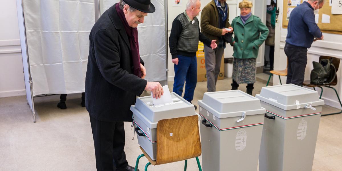 Szavazók Budapesten 2022-ben. Most kiélezettebb a helyzet