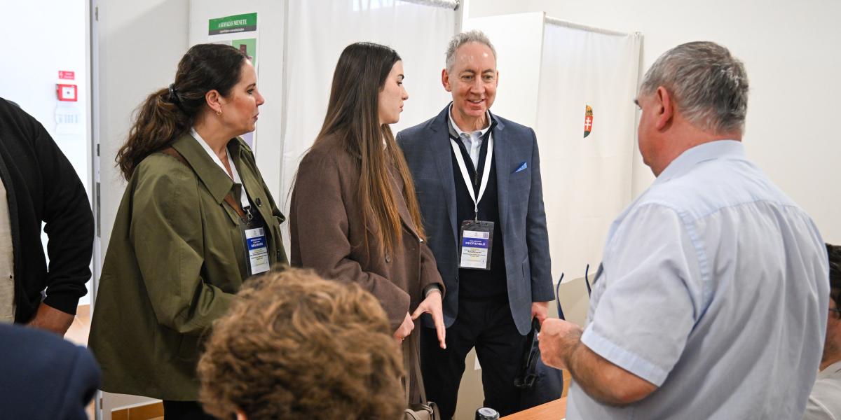 EBESZ-megfigyelők a Lyukó-völgyben 