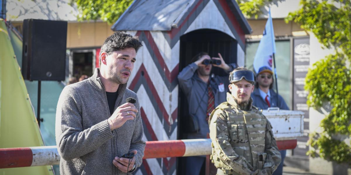 Nagy Dávid az MKKP rendkívüli sajtótájékoztatóján április 9-én 