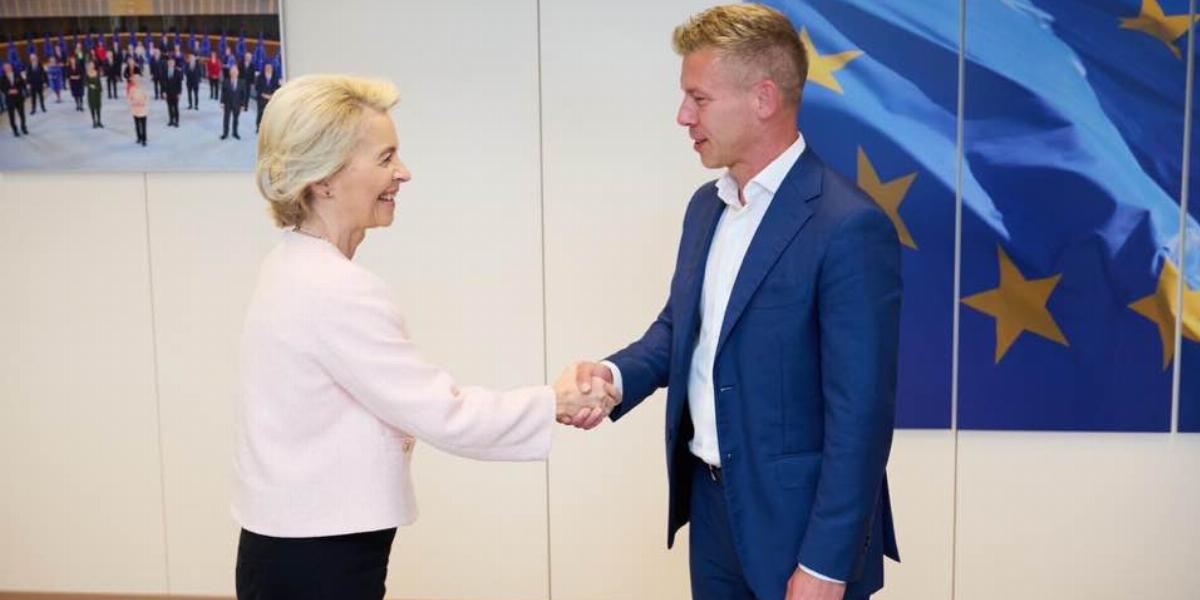 Szorít az idő. Ursula von der Leyennek és Magyar Péternek augusztus végéig kellene megállapodnia