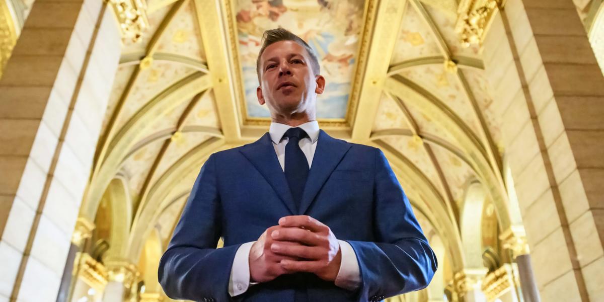 Magyar Péter az Országházban április 17-én.