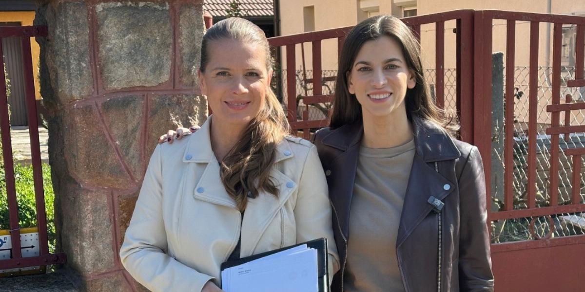 A most bocsánatot kérő politikus a gyűlöletkampány egyik arcával, Szentkirályi Alexandrával