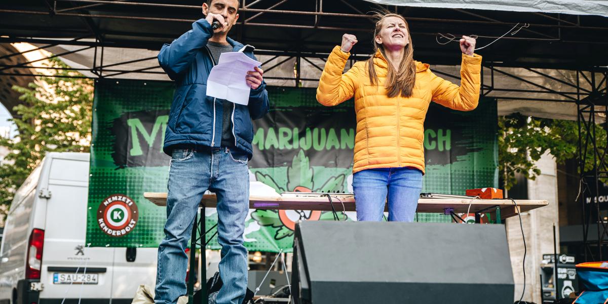 Az MKKP 2022. április 20-án „az okosabb drogpolitikáért” tüntetett