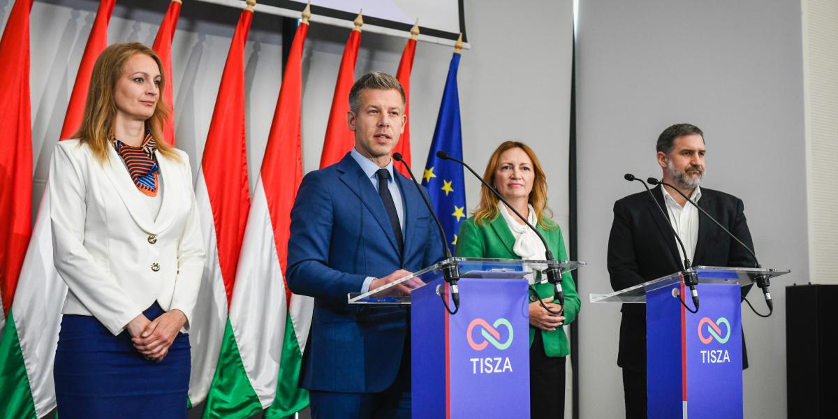 Forsthoffer Ágnes, Magyar Péter, Bujdosó Andrea és Tóth Péter a Tisza leendő frakciójának első ülését követő sajtótájékoztatón április 20-án 