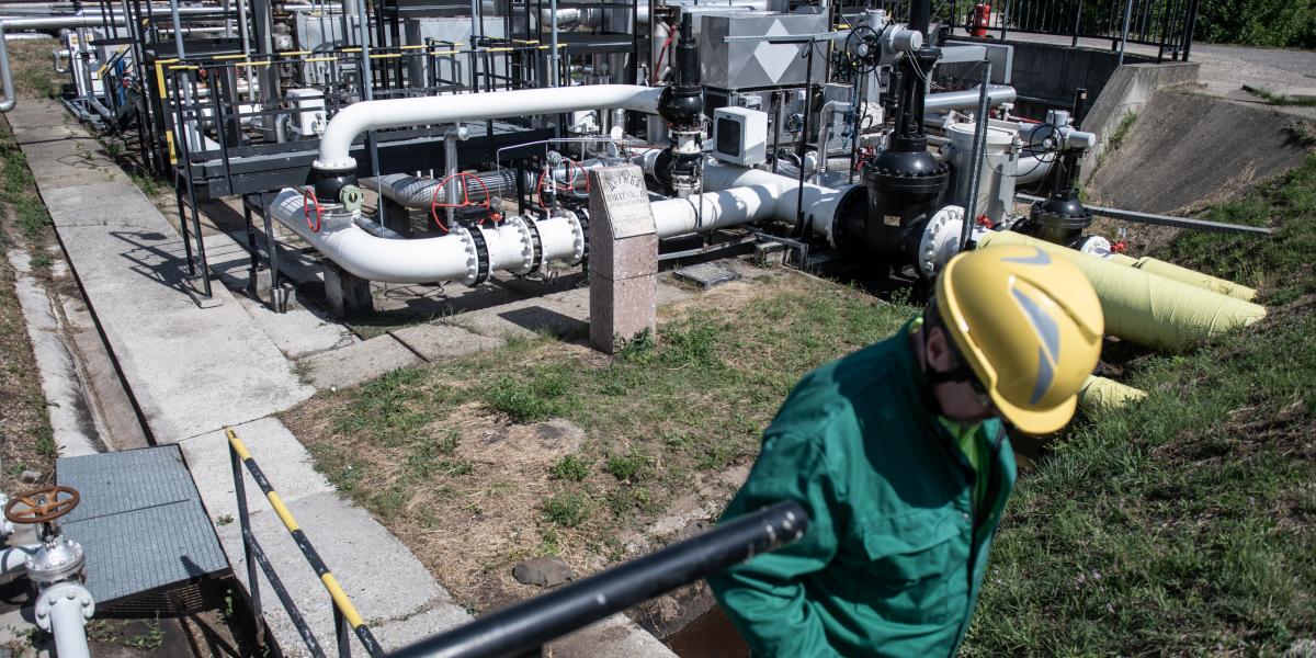 A vezeték az ukrán elnök szerint elkészült, így jöhet az olaj