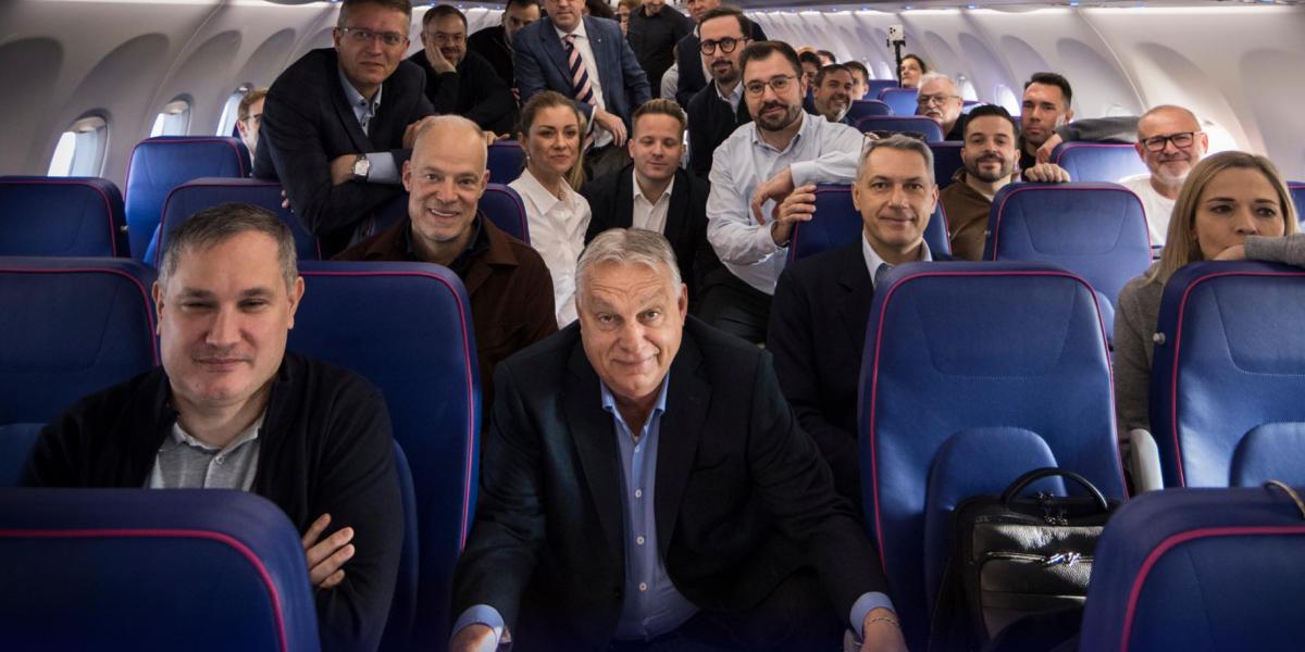 A vezető azt feltételezi, hogy mindenki más is azt látja, amit ő, a beosztottak pedig nem mernek rossz híreket szállítani